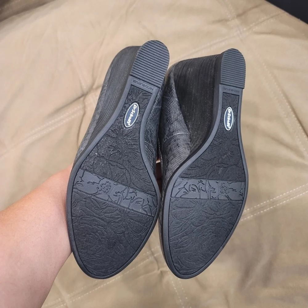 Sz 8M NWT Dr. Scholl's 